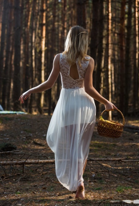 Irresistible hot teen Aislin spreading her perfect ass cheeks in the woods 98006360