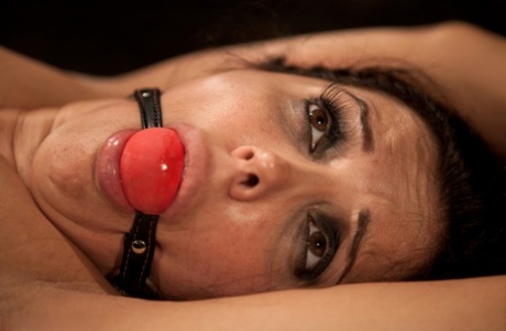 Maitresse Madeline forces Francesca Le to submit during lesbian sex games 15824331
