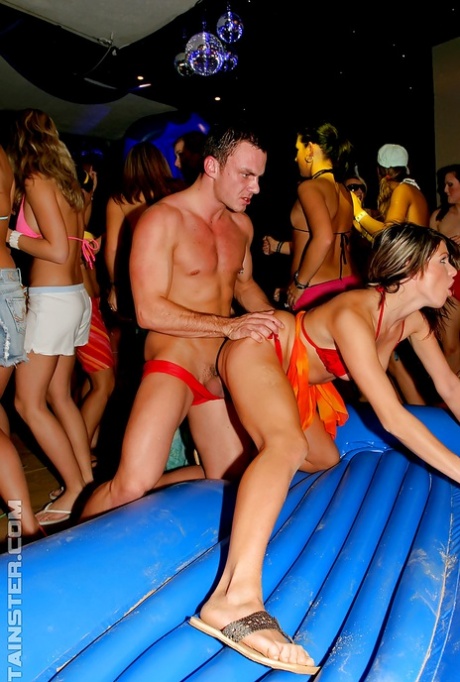 Liberated MILFs going wild and getting down with their party friends 49095741
